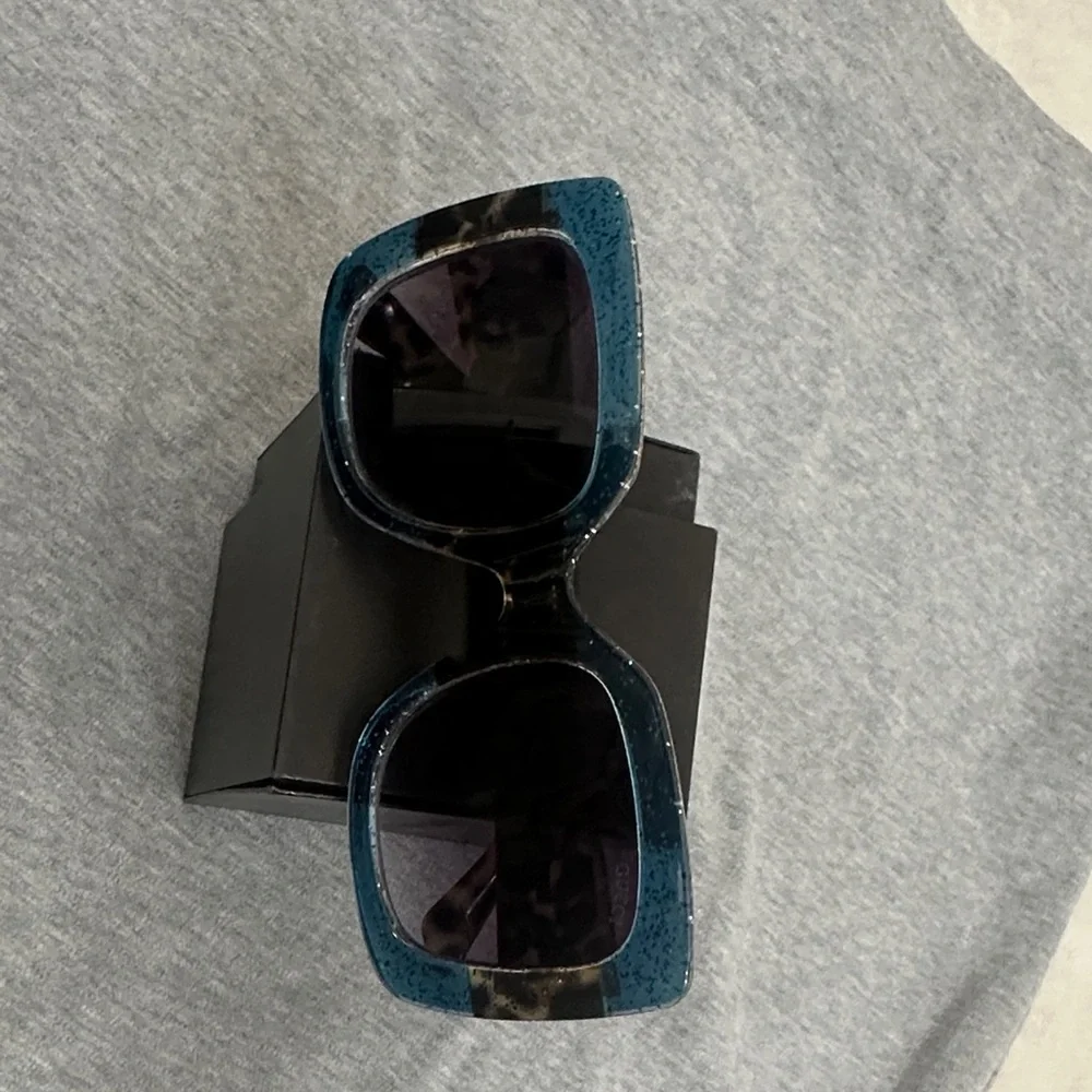 Gucci Teal and Black Women's Sunglasses - Picture 11 of 14